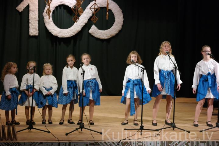 meiteņu vokālais ansamblis Karameles